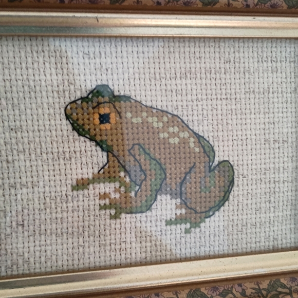 Handmade Vintage Style Frog Cross Stitch - Picture 6 of 6